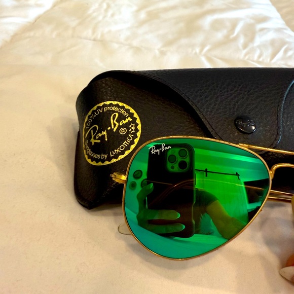 Ray-Ban green reflective aviator sunglasses, EUC. Gold frames, case included - Picture 2 of 5